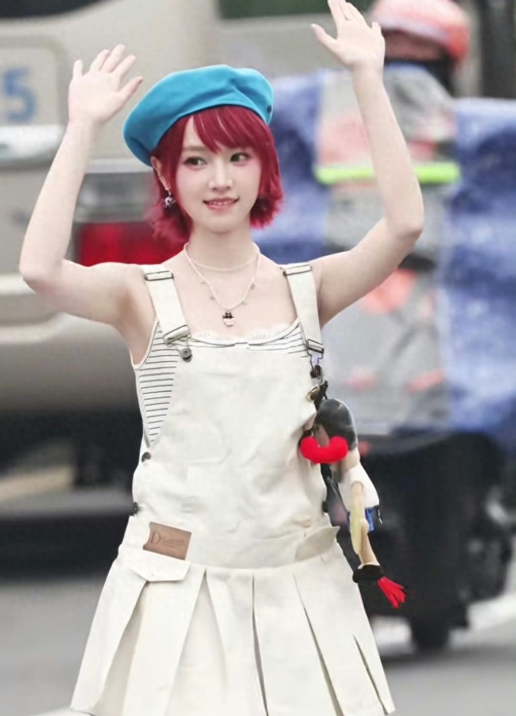 发腮脸型气质提升_黄灿灿发腮前后颜值变化_最美下巴女明星