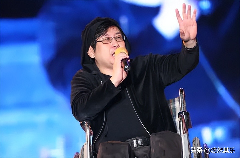 无障碍设施残疾人出行问题_郑智化抨击娱乐圈_郑智化深圳机场残疾人登机事件